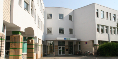 Foto des Eingangs vom CDI-Gebäude